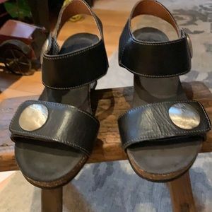 Taos black sandals